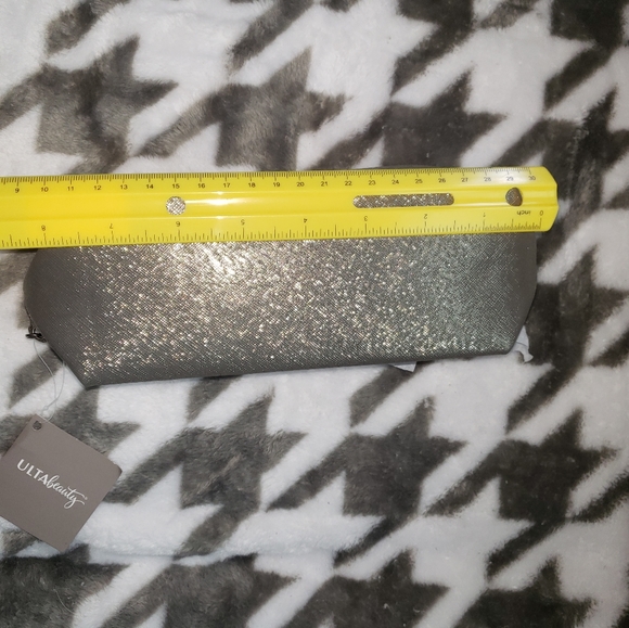 Pewter Metallic Ulta make up bag - Picture 4 of 4